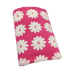 Load image into Gallery viewer, Hooded Towel - Hot Pink Daisy
